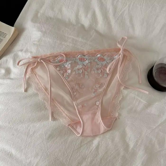 Culottes transparentes taille basse brodées de fleurs en coton avec entrejambe