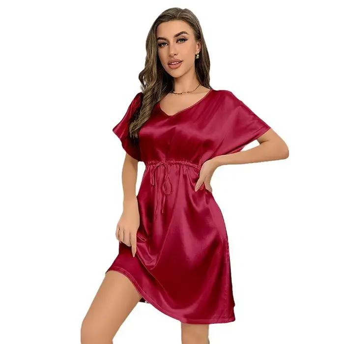Chemise de nuit en satin soyeux pour femmes