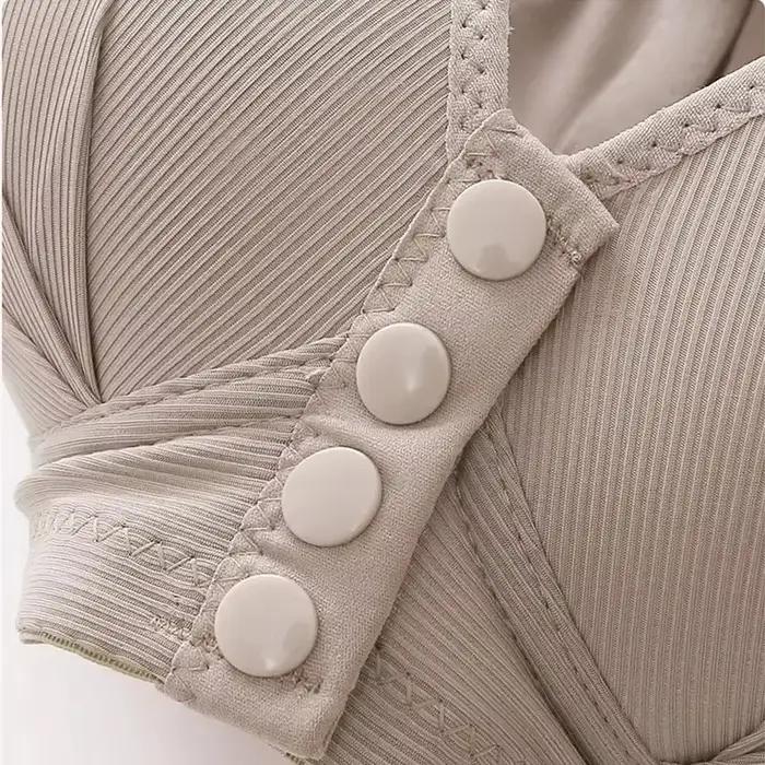 Soutien-gorge à boutons sur le devant sans armatures