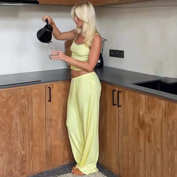 Ensemble pyjama Hiloc pour femme, débardeur côtelé doux et pantalon, avec dentelle, confortable et extensible, vêtements de détente 2 pièces, Nouvelle collection Printemps 2026