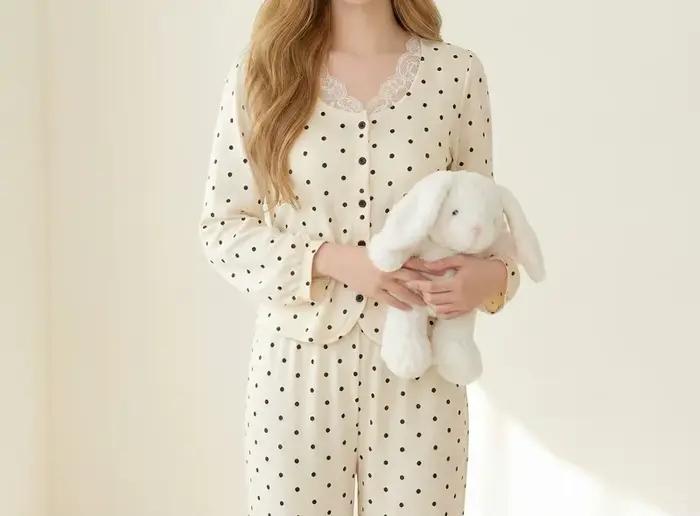 Pyjama à manches longues avec coussinets de poitrine, simple et confortable, à pois, nouvelle collection 2026, vêtements d'intérieur