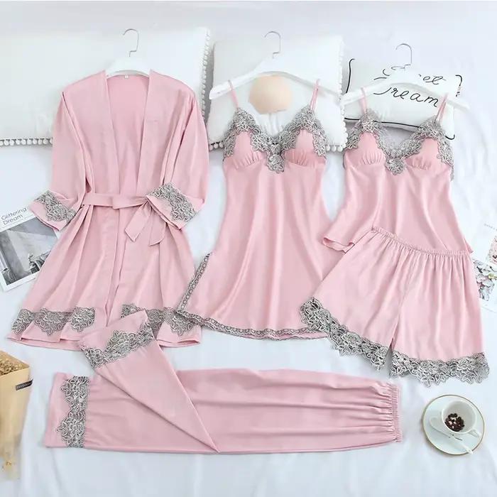Ensembles de pyjamas en satin pour femmes avec coussinets de poitrine