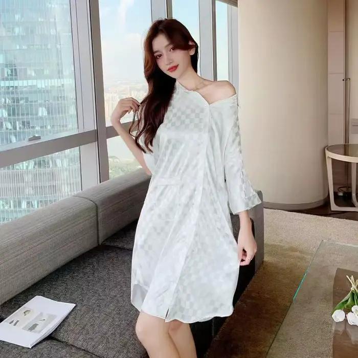 Chemise de nuit décontractée à motif nœud papillon pour femmes