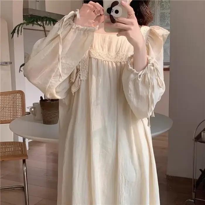 Robe de nuit blanche à manches longues pour femmes