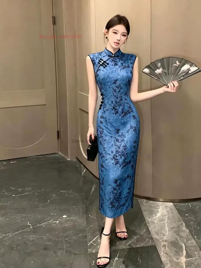 Robe de soirée orientale sexy 2026, style cheongsam amélioré, imprimé fleurs nationales, sans manches, en soie glacée floquée, qipao