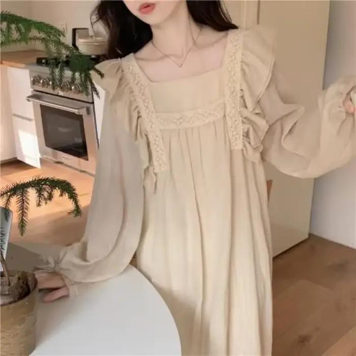 Robe de nuit blanche à manches longues pour femmes