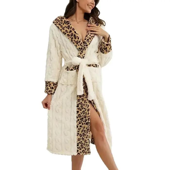 Peignoirs pyjamas pour femmes 2026 : Magnifique peignoir en flanelle à imprimé léopard avec lacets