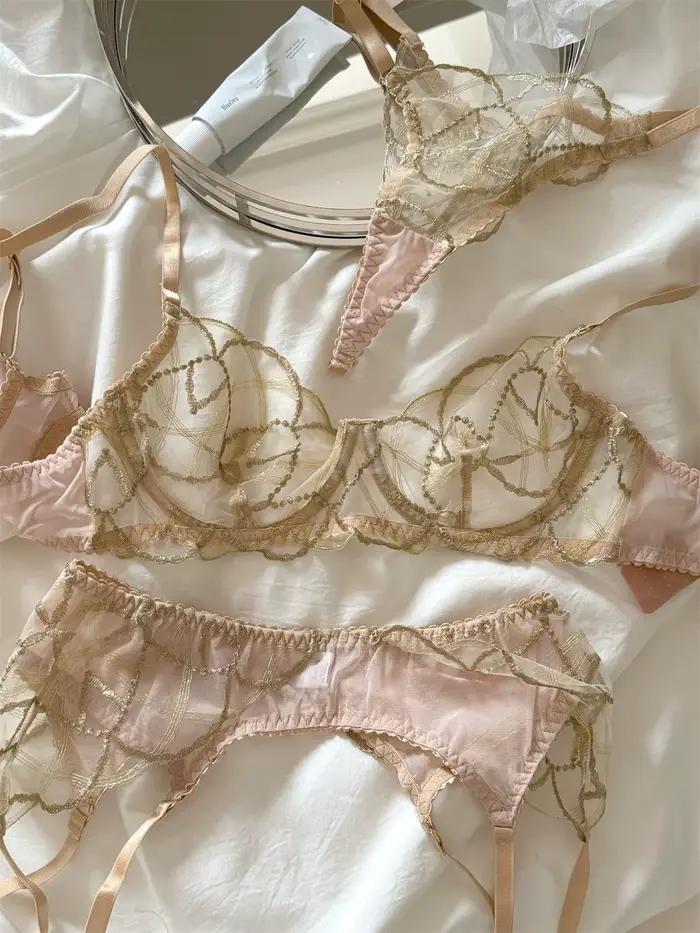 Ensemble de lingerie trois pièces pour femme, slip en dentelle fine, couleur champagne, grand toucher, litterature, froncé