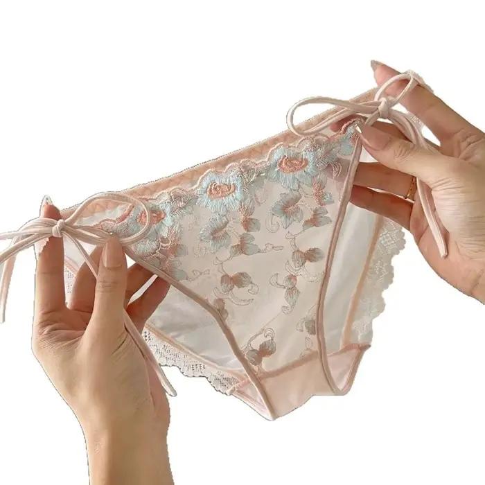 Culottes transparentes taille basse brodées de fleurs en coton avec entrejambe