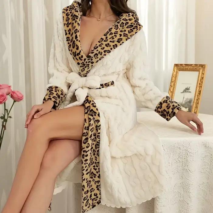Peignoirs pyjamas pour femmes 2026 : Magnifique peignoir en flanelle à imprimé léopard avec lacets
