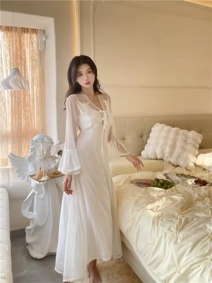 Chemise de nuit en dentelle à manches longues pour femmes