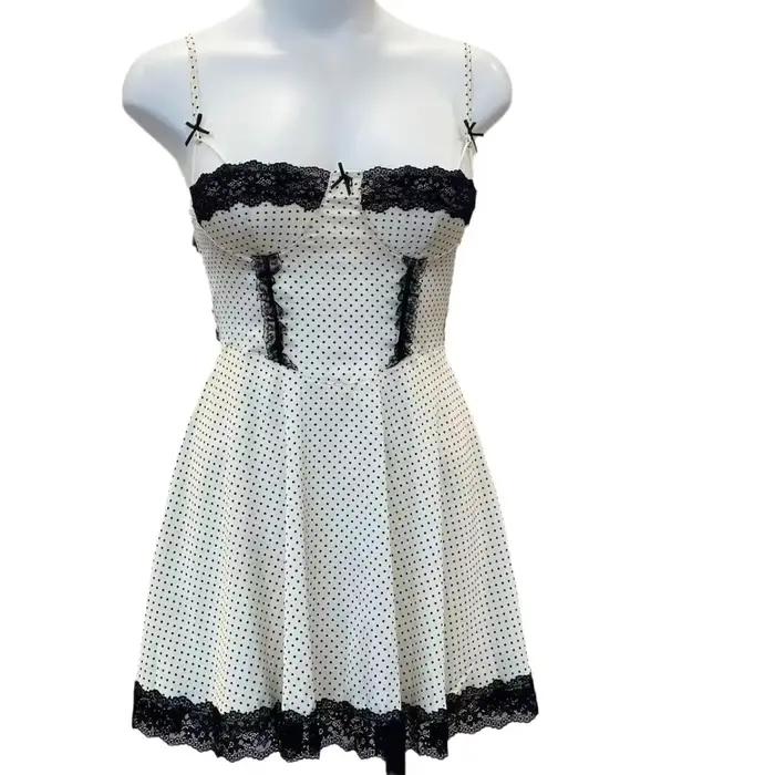 Chemise de nuit Lolita à pois Kawaii pour femmes, décoration en dentelle douce, conception de grande jupe moelleuse, haut tubulaire, robe de nuit à bretelles, chemise de nuit Scottsdale