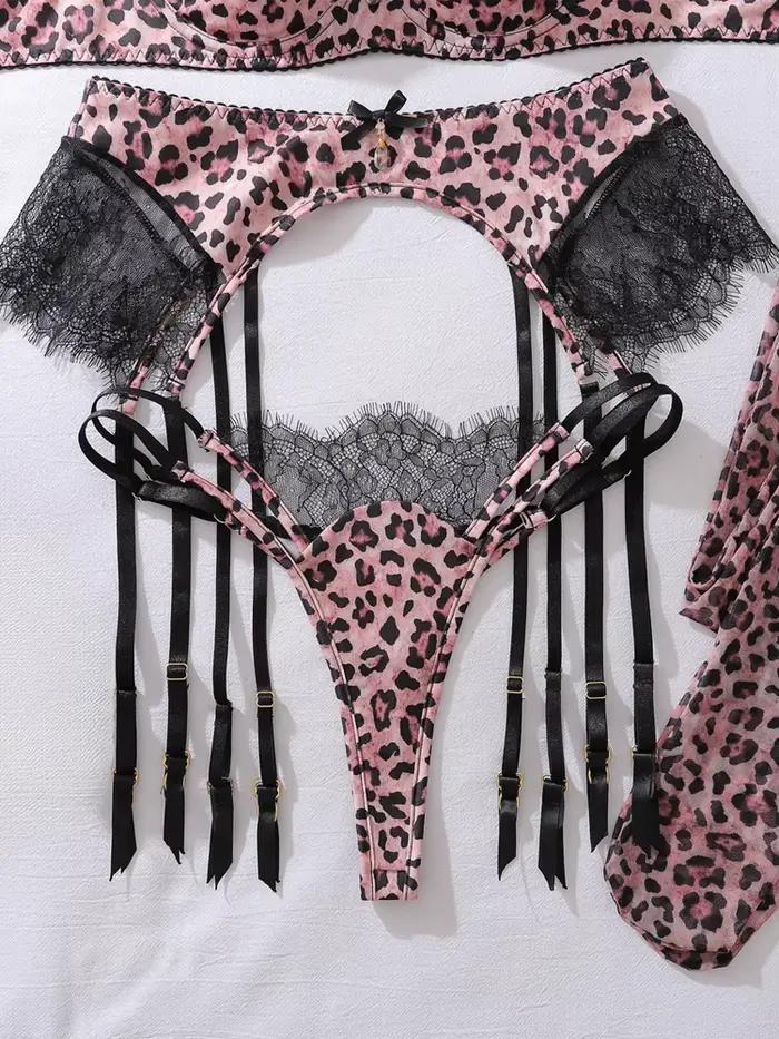 Ensemble de lingerie léopard Belamimi avec jarretelles et soutien-gorge