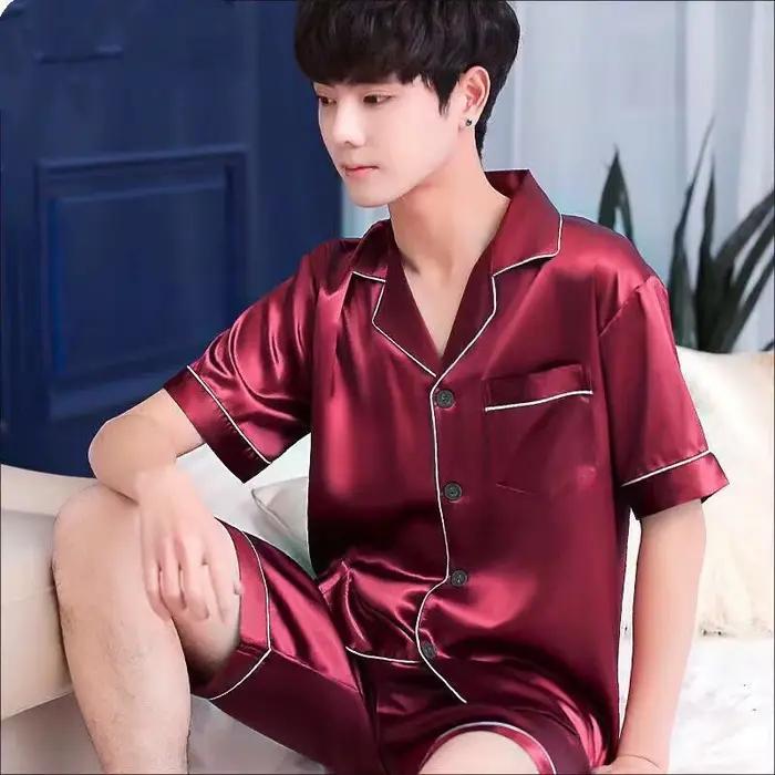 Ensemble de pyjama homme KIDWHXR – Chemise boutonnée et short droit ample en soie glacée pour homme – Tenue de nuit confortable 2 pièces pour l'été