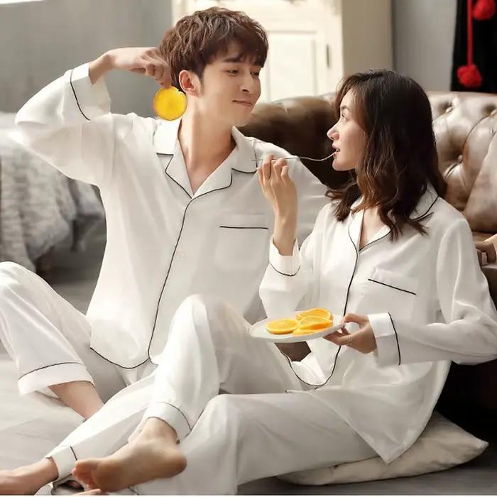 Couleur unie vêtements de nuit soie Satin Pyjamas Couple ensemble Long boutonné