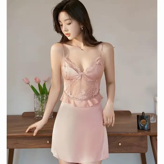 Chemise de nuit en dentelle rose pour femmes