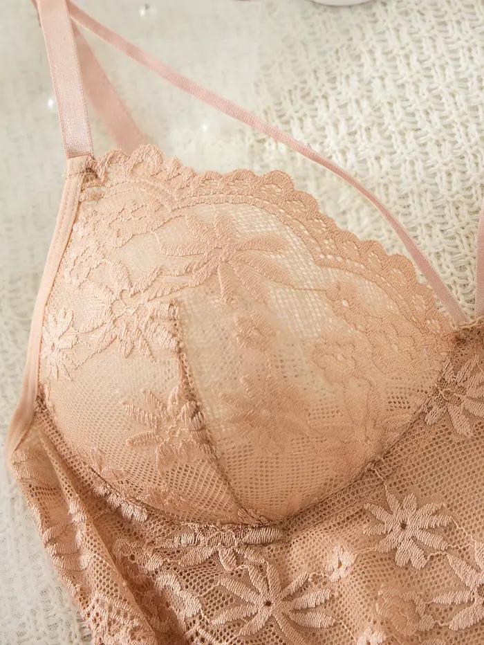 Ensemble de chemises de nuit brodées de fleurs champagne pour les rendez-vous. Robe licou légère en dentelle filetée pour femme, un ensemble de vêtements de maison sexy ZA825096