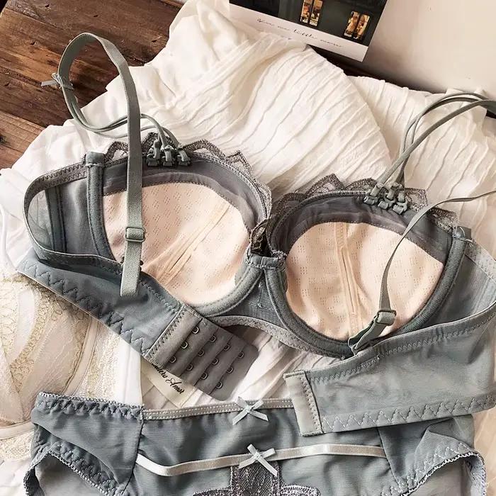Ensemble de soutien-gorge Push Up en dentelle brodée