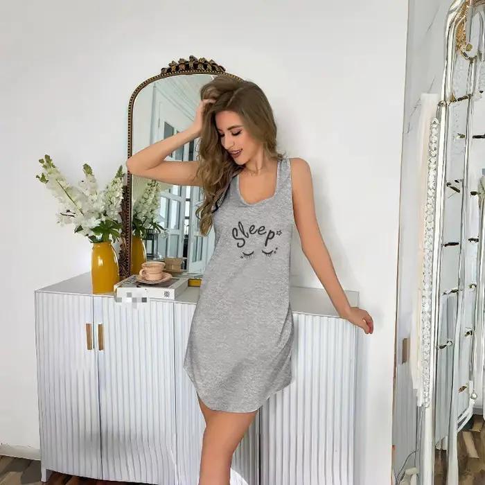 Chemise de nuit sans manches avec lettres imprimées pour femmes