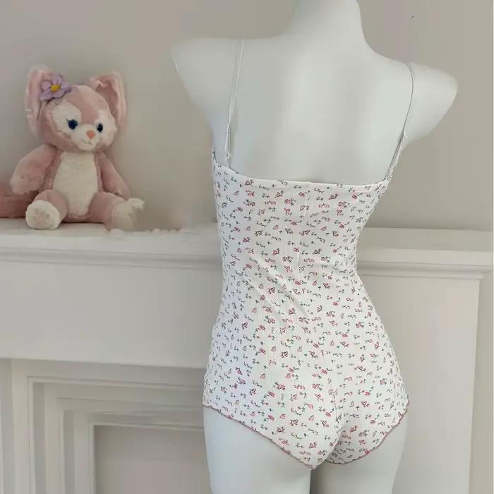Onesie-Pyjamas floraux mignons pour femmes