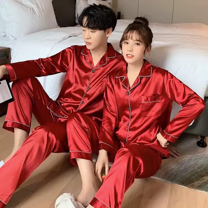Couleur unie vêtements de nuit soie Satin Pyjamas Couple ensemble Long boutonné