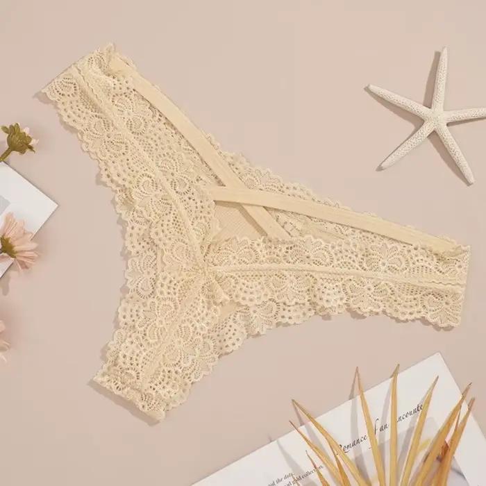 Lingerie féminine : Culottes et strings en dentelle