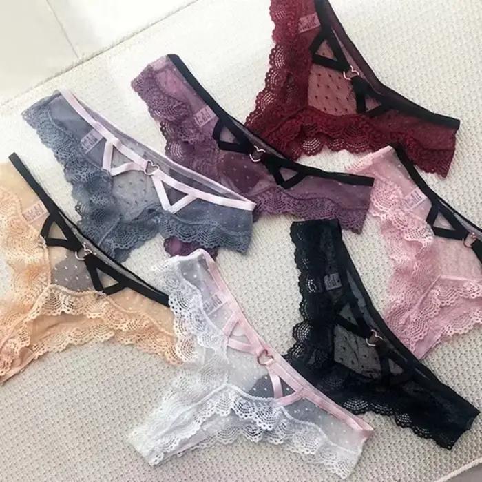 Culotte string taille basse en dentelle ajourée pour femme