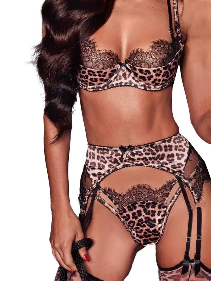 Ensemble de lingerie léopard Belamimi avec jarretelles et soutien-gorge
