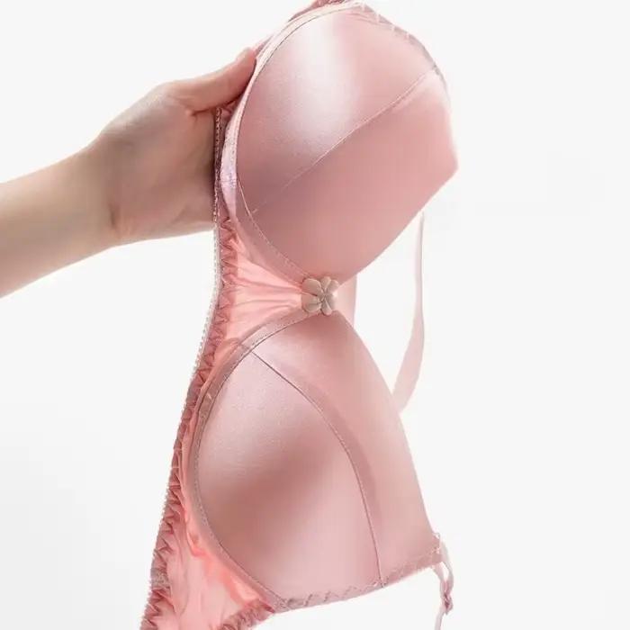 Soutien-gorge en soie Anlyxi confortable sans fil, fin et surdimensionné pour femmes, bonnet B, pour tous les jours, doublure en coton, bretelles ajustables, fermeture au dos ``` 请注意,以上内容遵循了所有的规则,并且完全基于所提供的事实。同时,通过创造性的语言运用,旨在激发购买欲望。