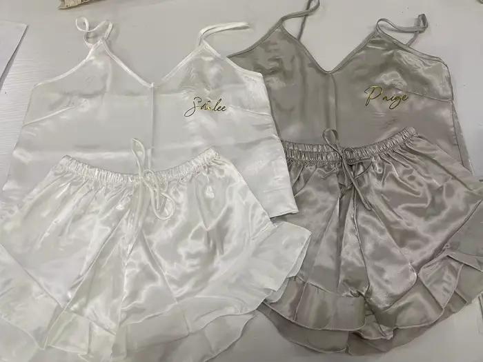 Ensemble de pyjama court en satin à volants pour demoiselle d'honneur