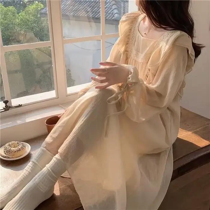 Robe de nuit blanche à manches longues pour femmes