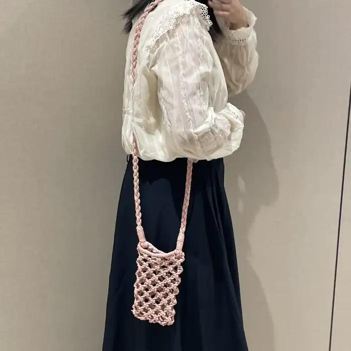 Sac à bandoulière tressé ajouré en crochet pour femme, petit sac de téléphone léger de couleur unie