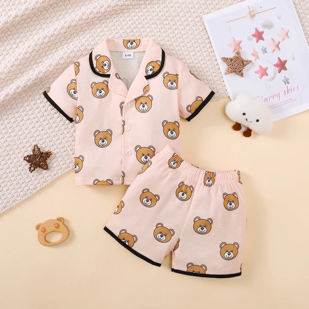 Pyjamas de dessin animé pour filles, ours en peluche imprimé fraise, manches courtes + Short, 2 pièc