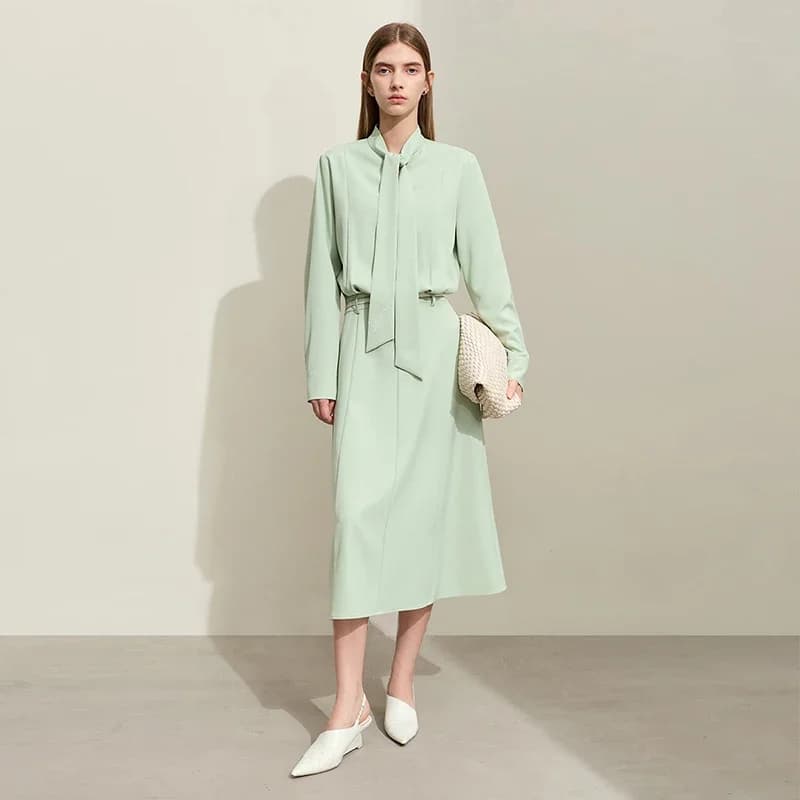 AMII minimalisme robes femmes automne 2024 nouveau banlieue en mousseline de soie longue robe col en