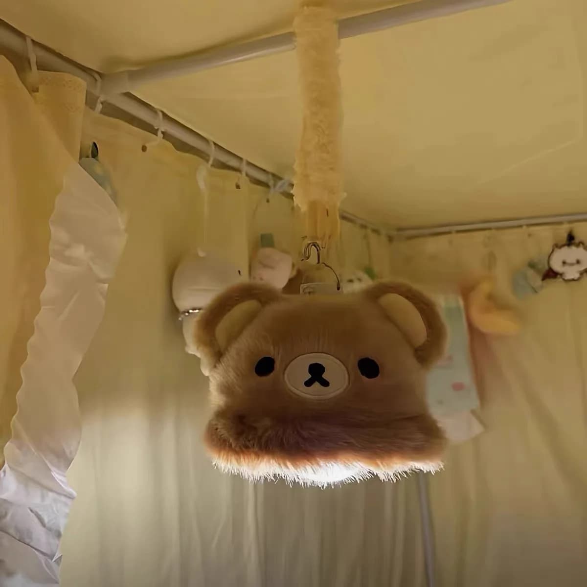 Lampe de chevet Rilakkuma, série de lampes suspendues pour dortoir, petite lampe de nuit, jouet en p