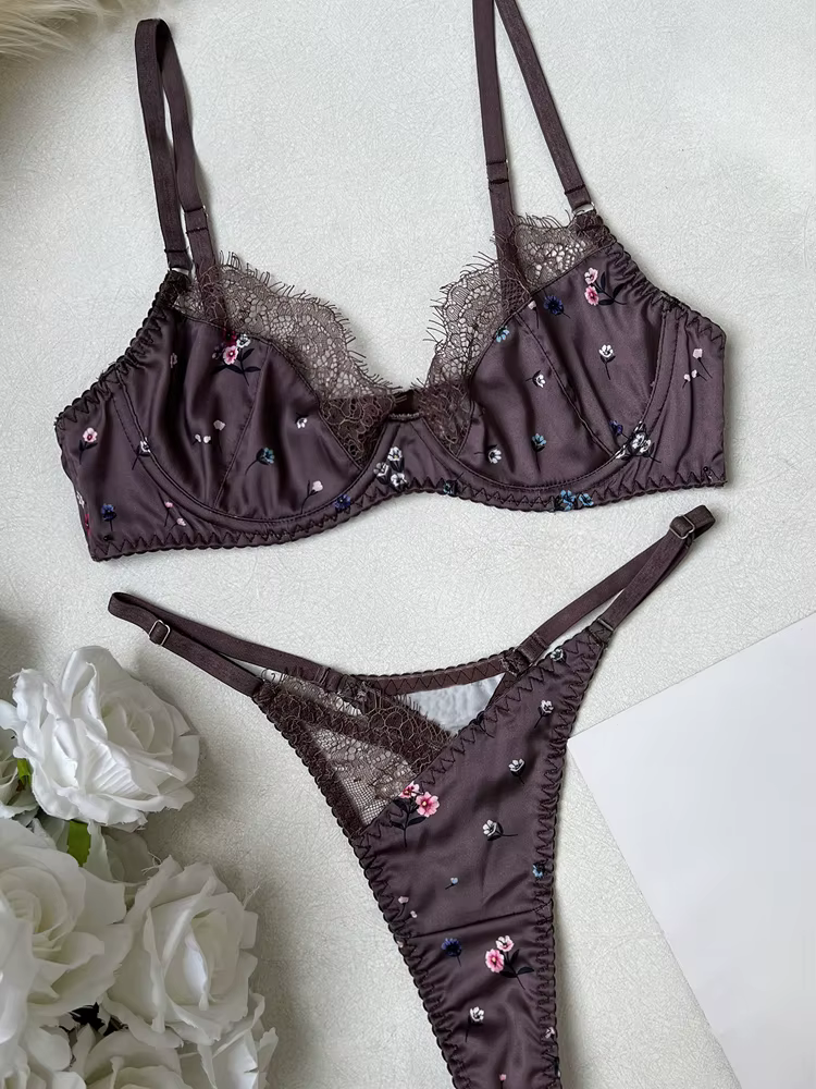 Ensemble de lingerie de style français Belamimi |   Ensemble soutien-gorge et string sexy à pois en 