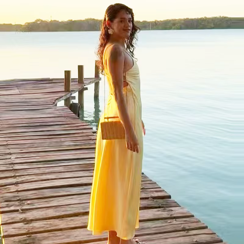 HXAO robes jaunes femmes Satin col en V robe mi-longue été dos nu sangle robes de soirée élégante ro