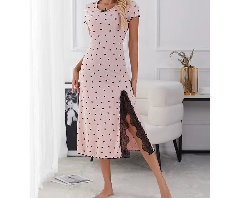 Robe de nuit longue élastique pour femme avec bordure en dentelle et tricot côtelé à pois