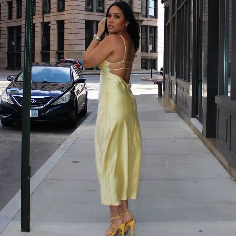 HXAO robes jaunes femmes Satin col en V robe mi-longue été dos nu sangle robes de soirée élégante ro