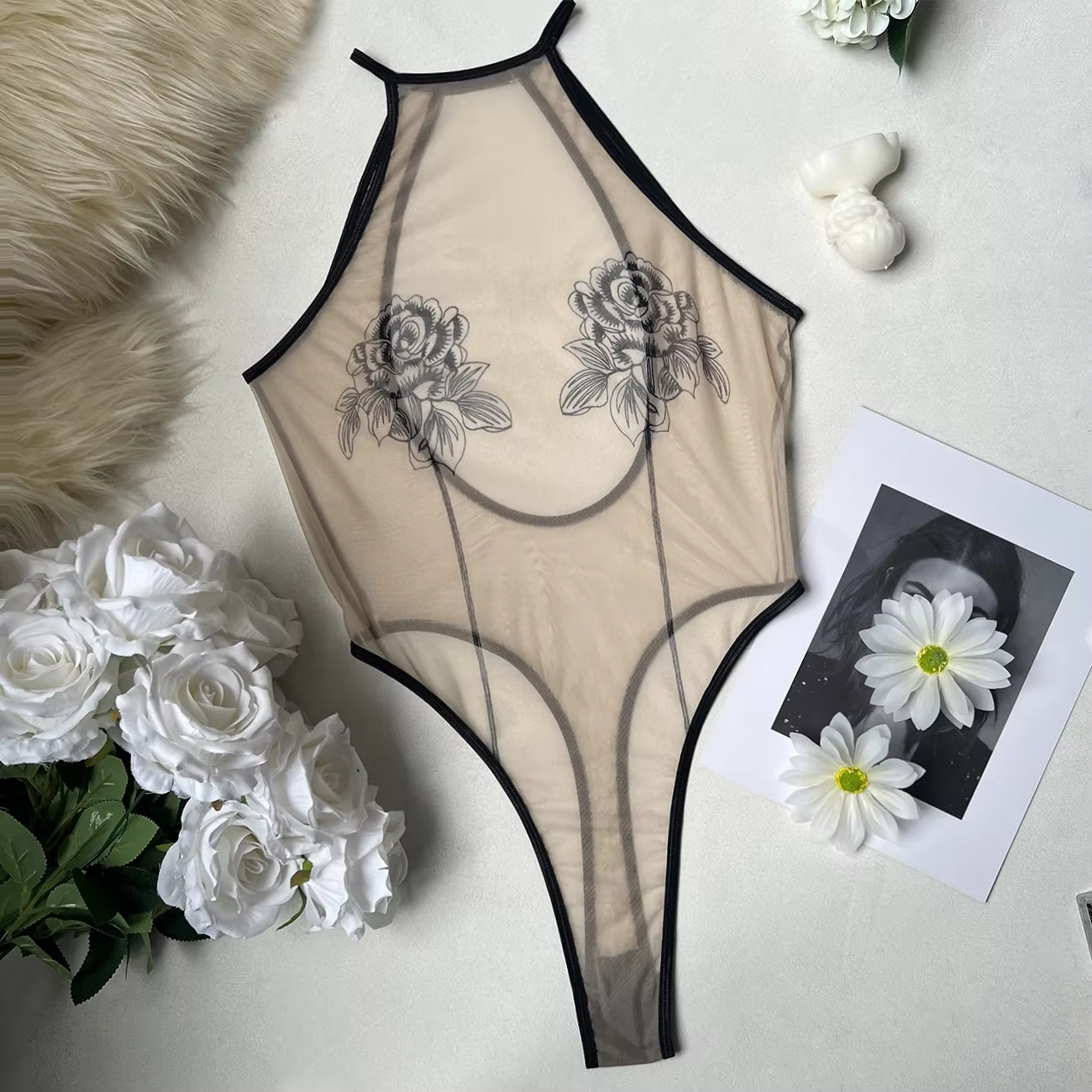 Lingerie sexy, body transparent dos nu motif rose, séduction érotique, style clubwear pour femme
