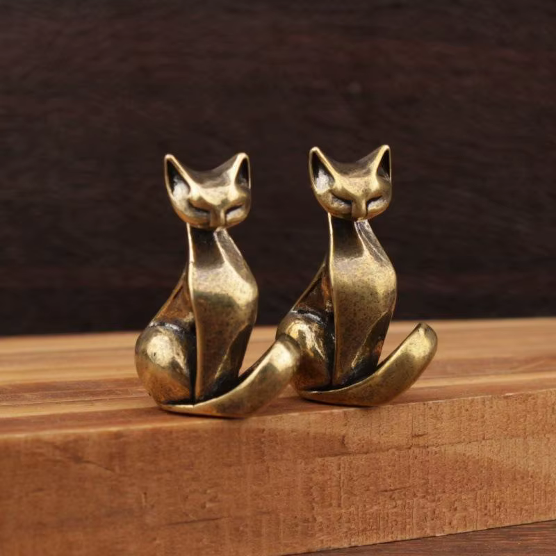 Figurine de chat en laiton, sculpture vintage en laiton, artisanat de bureau, petit ornement, statue