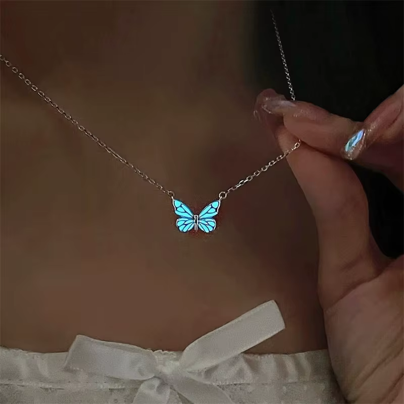 Collier papillon Shoous pour femme, pendentif phosphorescent, vintage, brillant dans la nuit, fluors