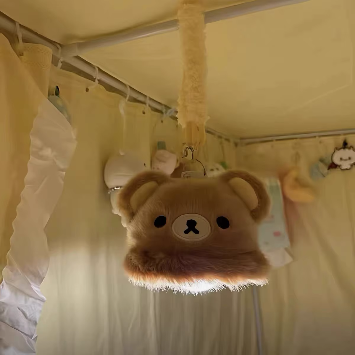 Lampe de chevet Rilakkuma, série de lampes suspendues pour dortoir, petite lampe de nuit, jouet en p