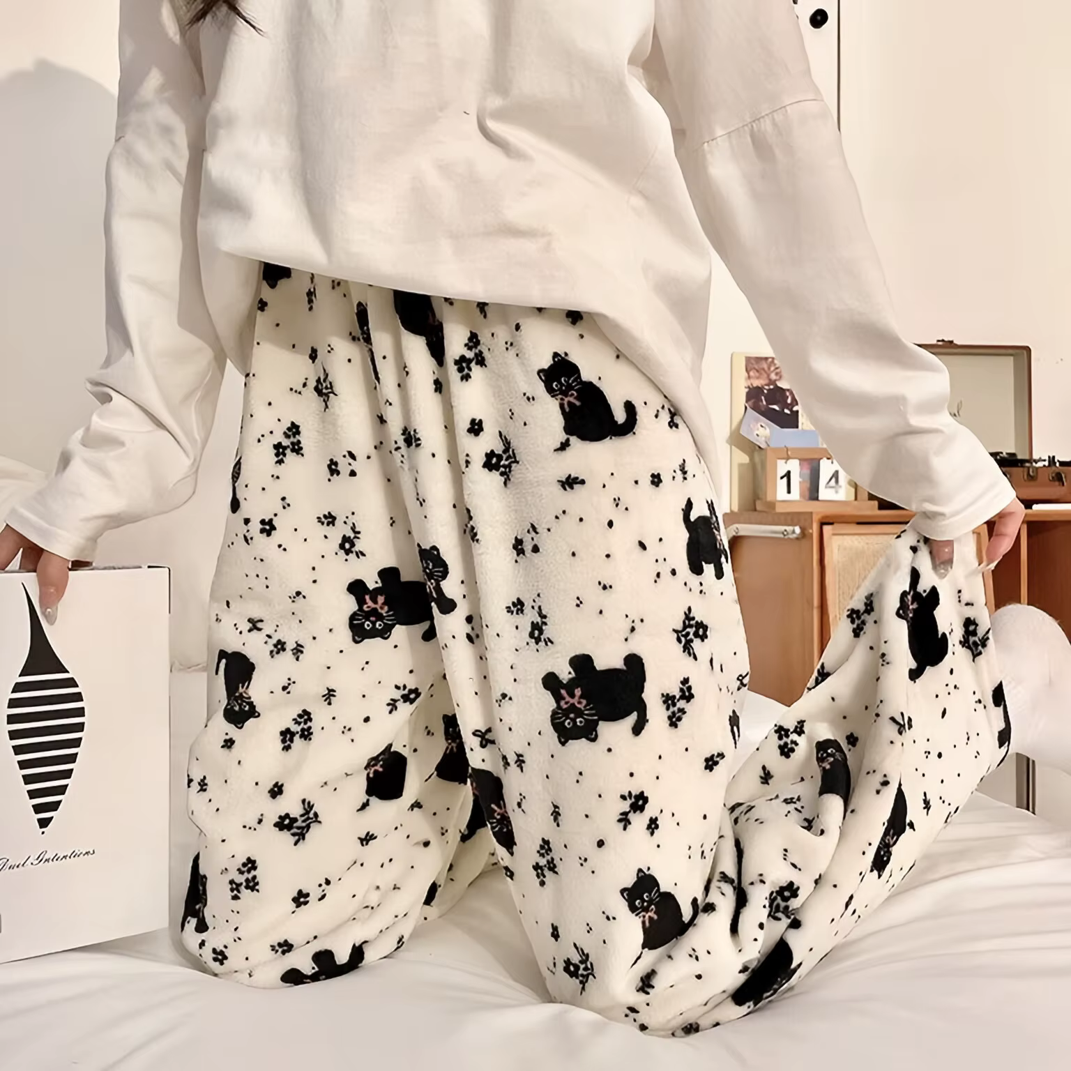 Chat noir dessin animé pyjamas pantalon Kawaii noël PJS coréen femmes hiver chaud moelleux flanelle